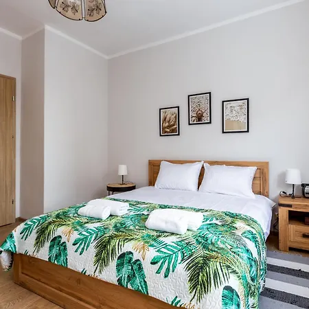 Marina Comfort By Bookinghost